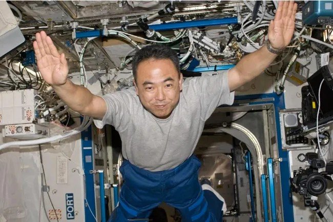 satoshi-furukawa-aboard-the-iss.jpg
